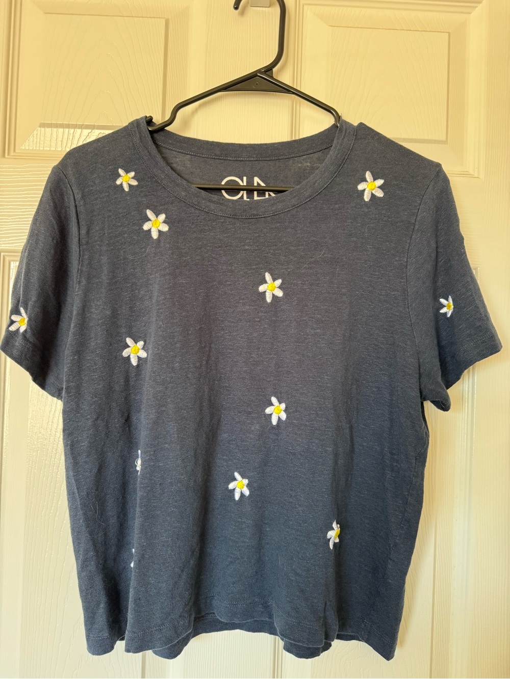 Chaser Navy Embroidered Daisy T-Shirt Women’s Size L